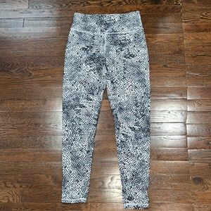 Marika black and white speckled leggings!